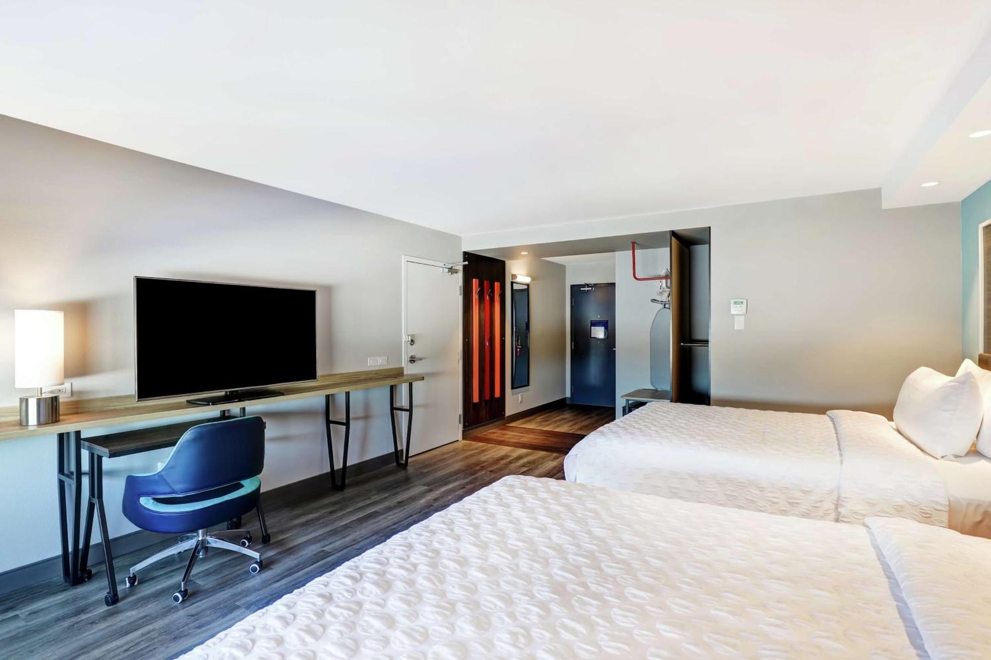 Tru By Hilton Windermere 3* Edmonton